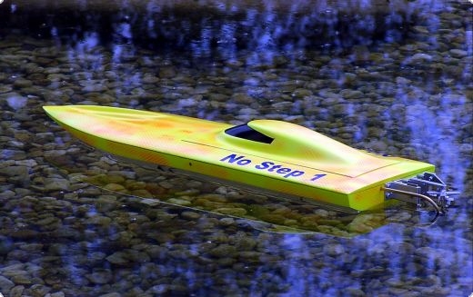 mono rc boat